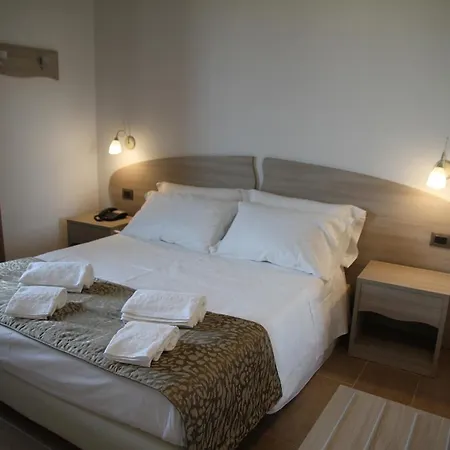 Monte San Giovanni-Nebrodi Rooms San Marco d'Alunzio Buitenkant foto