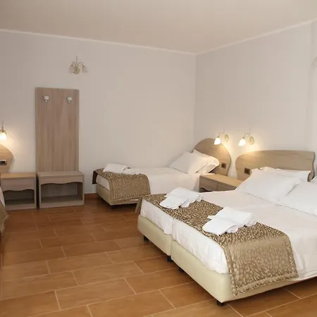 Monte San Giovanni-Nebrodi Rooms San Marco d'Alunzio Buitenkant foto