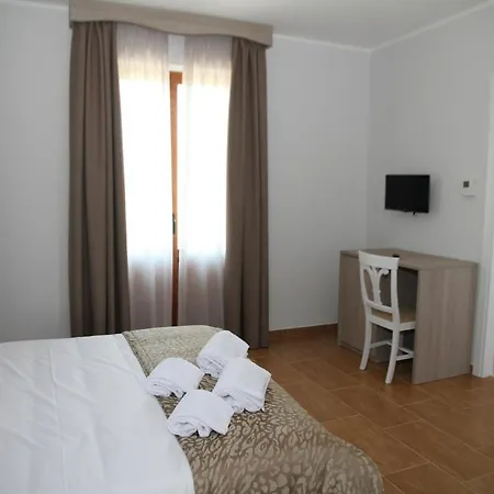 Monte San Giovanni-Nebrodi Rooms San Marco d'Alunzio Buitenkant foto