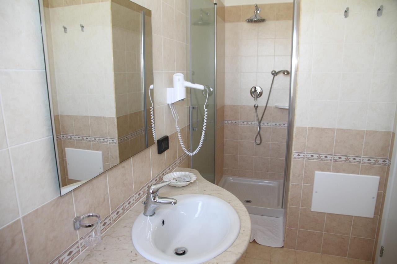 Monte San Giovanni-nebrodi Hotel