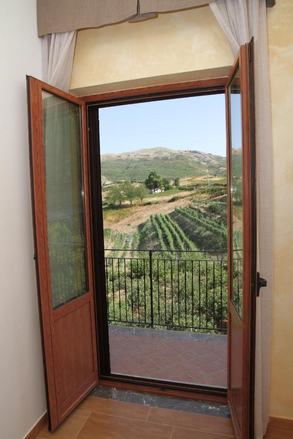 Monte San Giovanni-nebrodi Hotel