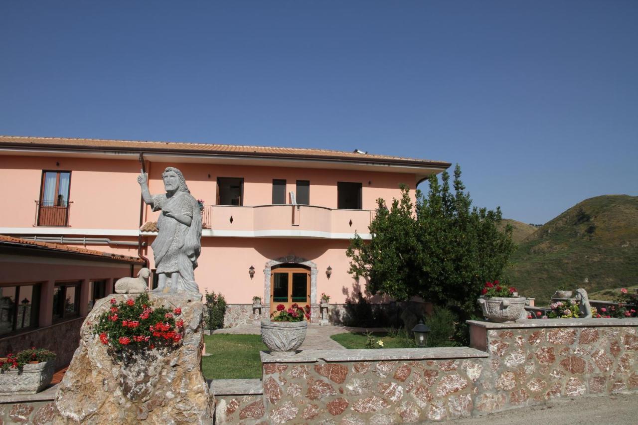 Monte San Giovanni-nebrodi Hotel 3*